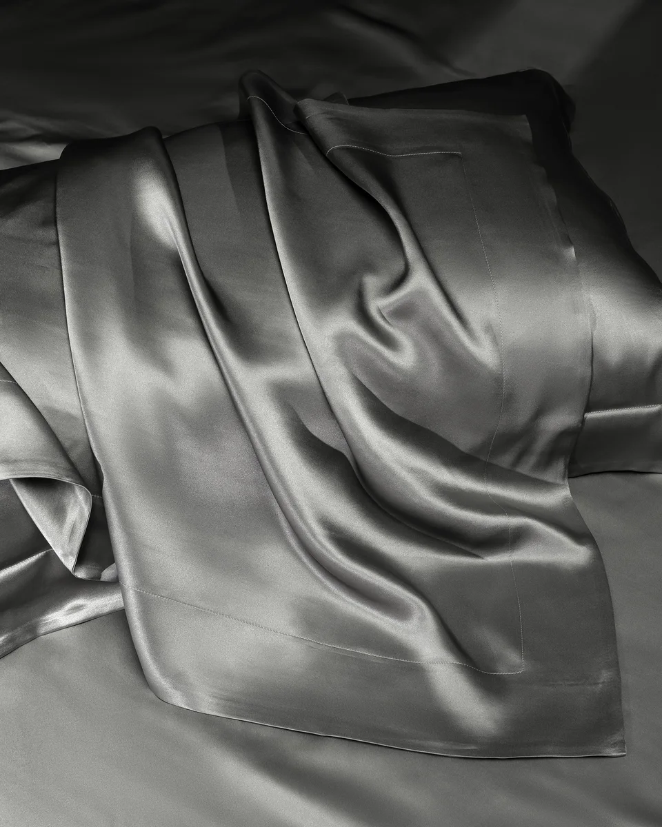Mulberry silk flat sheet large-panel hem construction
